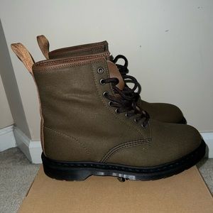 1460 Grenade boot. Comes with box! Never worn.